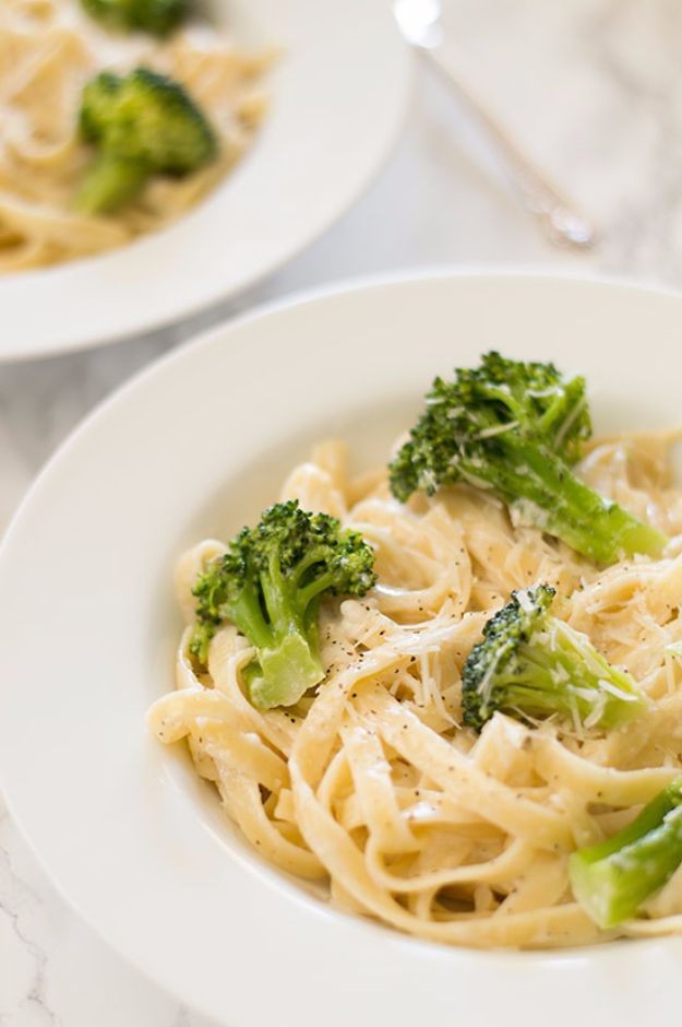 Best Broccoli Recipes - Easy Fettuccine Alfredo With Broccoli - Recipe Ideas for Roasted, Steamed, Fresh or Frozen, Healthy, Cheesy, Soup, Salad, Casseroles and Side Dish Vegetables Made With Broccoli. Shrimp, Chicken, Pasta and Paleo Recipes. Easy Dinner, healthy vegetable recipes 