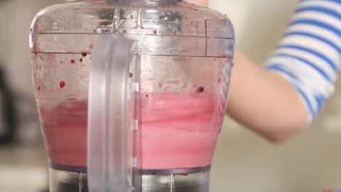 This Guilt Free Low-Fat Ice Cream Can Be Made In Minutes (Learn How!) | DIY Joy Projects and Crafts Ideas