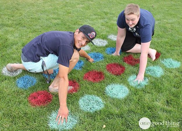 Best DIY Backyard Games - Lawn Twister - Cool DIY Yard Game Ideas for Adults, Teens and Kids - Easy Tutorials for Cornhole, Washers, Jenga, Tic Tac Toe and Horseshoes - Cool Projects for Outdoor Parties and Summer Family Fun Outside #diy #backyard #kids #games