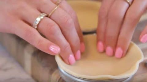 After Putting Pie Crust In A Mason Jar Lid What She Does Next Makes A Quick And Convenient Treat! | DIY Joy Projects and Crafts Ideas