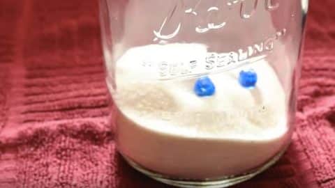 She Puts A Rock In A Mason Jar And Adds Two Drops Of Food Coloring. Watch What Happens Next | DIY Joy Projects and Crafts Ideas