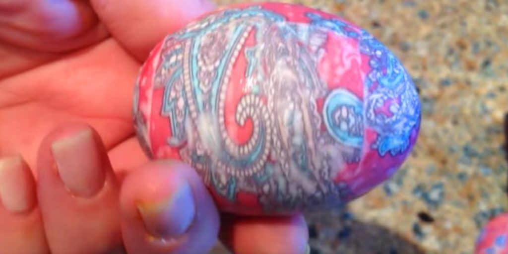How to Decorate Easter Eggs With Silk Neck Ties - Easter Egg Decorating Ideas