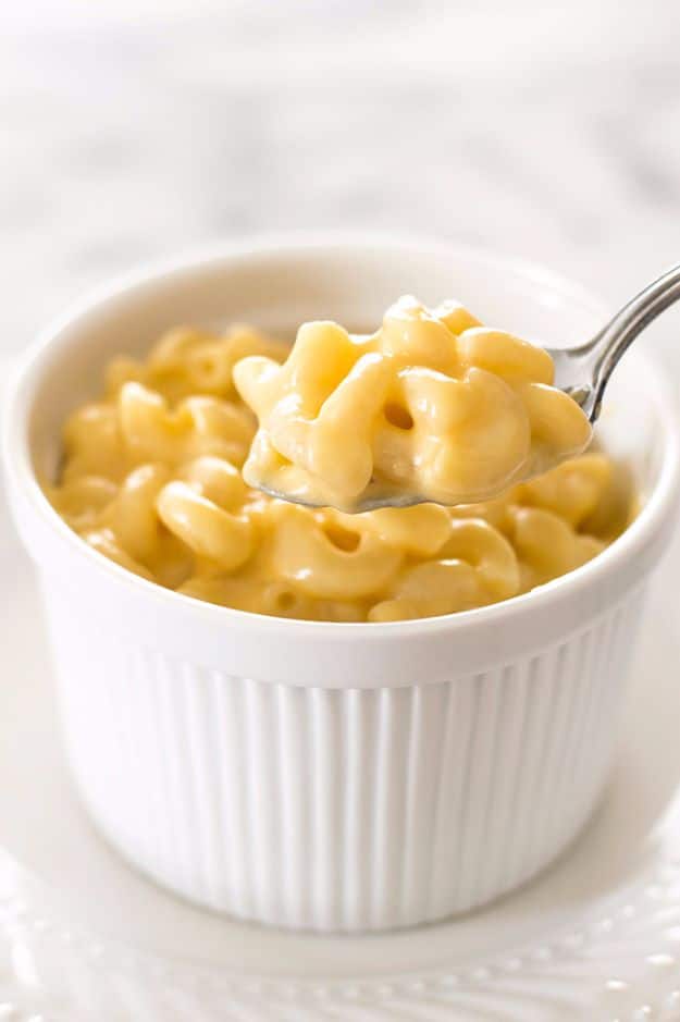 Easy Snacks You Can Make In Minutes - Quick Mac and Cheese for One - Quick Recipes and Tricks for Making After Workout and After School Snack - Fast Ideas for Instant Small Meals and Treats - No Bake, Microwave and Simple Prep Makes Snacking Fun #snacks #recipes