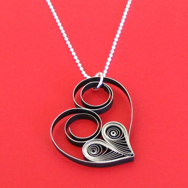 DIY Necklace Ideas - Quilled Heart Necklace - Easy Handmade Necklaces with Step by Step Tutorials - Pendant, Beads, Statement, Choker, Layered Boho, Chain and Simple Looks - Creative Jewlery Making Ideas for Women and Teens, Girls - Crafts and Cool Fashion Ideas for Women, Teens and Teenagers #necklaces #diyjewelry #jewelrymaking #teencrafts