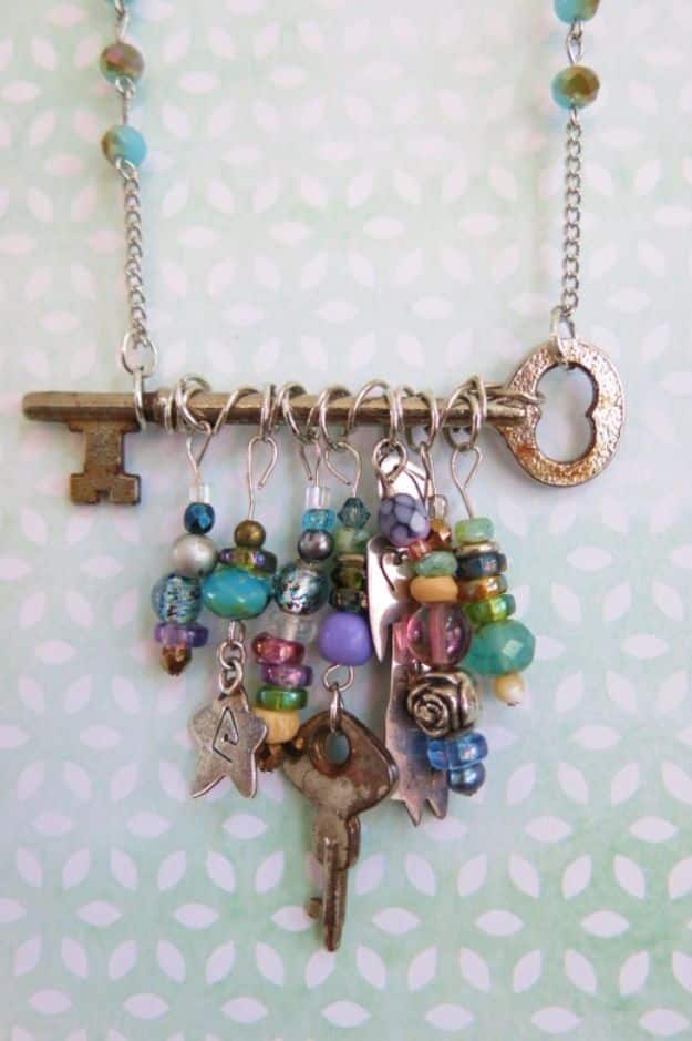 DIY Necklace Ideas - Skeleton Key And Bead Necklace - Easy Handmade Necklaces with Step by Step Tutorials - Pendant, Beads, Statement, Choker, Layered Boho, Chain and Simple Looks - Creative Jewlery Making Ideas for Women and Teens, Girls - Crafts and Cool Fashion Ideas for Women, Teens and Teenagers #necklaces #diyjewelry #jewelrymaking #teencrafts