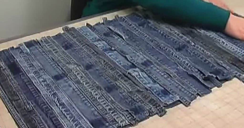 How to Make A Denim Floor Mat - DIY Rug Idea