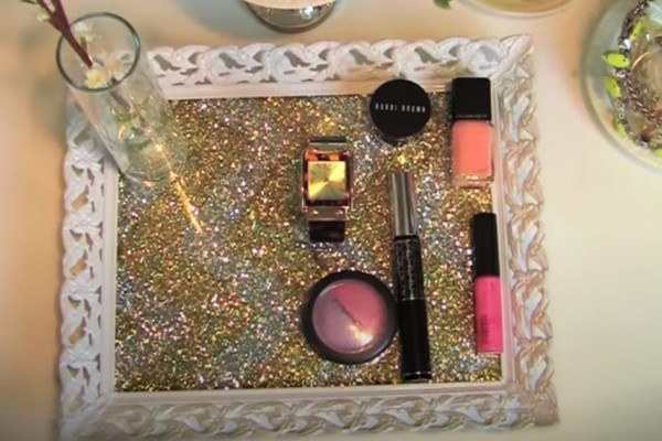 DIY Vanity Tray - Cheap Dollar Store Crafts Ideas - Glitter and Mod Podge plus a painted frame turn something ordinary into a fancy decor idea