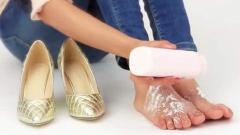 She Got Tired Of Buying Painful New Shoes And Found 6 Tricks To Eliminate These Problems… | DIY Joy Projects and Crafts Ideas