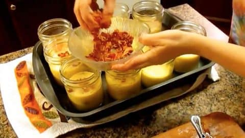 Watch The Yummy And Convenient Thing She Makes In Mason Jars! | DIY Joy Projects and Crafts Ideas