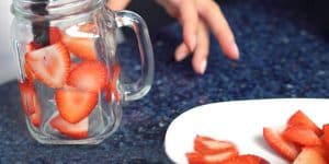 She Makes A Smoothie But It’s The Secret Ingredient She Uses That Helps With Weight Loss (Watch!)