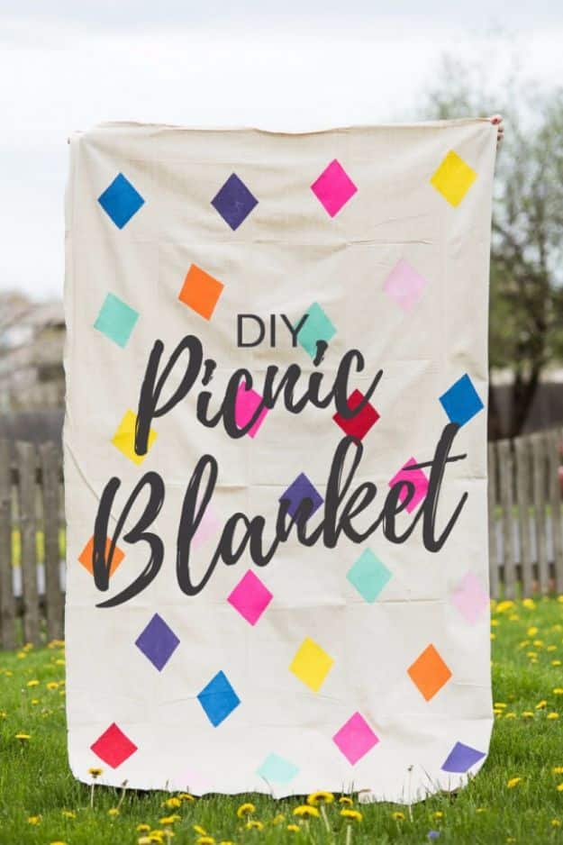 DIY Picnic Ideas - DIY Geometric Picnic Blanket - Cool Recipes and Tips for Picnics and Meals Outdoors - Recipes, Easy Sandwich Wraps, Blankets, Baskets and Carriers to Make for Fun Family Outings and Romantic Date Ideas - Mason Jar Drinks, Snack Holders, Utensil Caddy and Picnic Hacks 