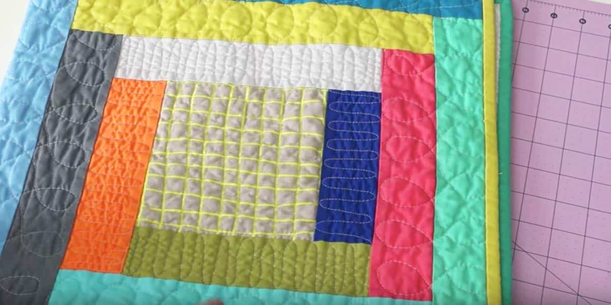 Simple Log Cabin Quilt Tutorial (Beginner Project Idea) | DIY Joy Projects and Crafts Ideas