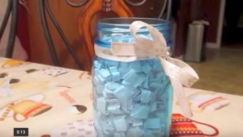 She Surprises Boyfriend With A Very Sentimental Mason Jar Gift For Their Anniversary (Brilliant!) | DIY Joy Projects and Crafts Ideas