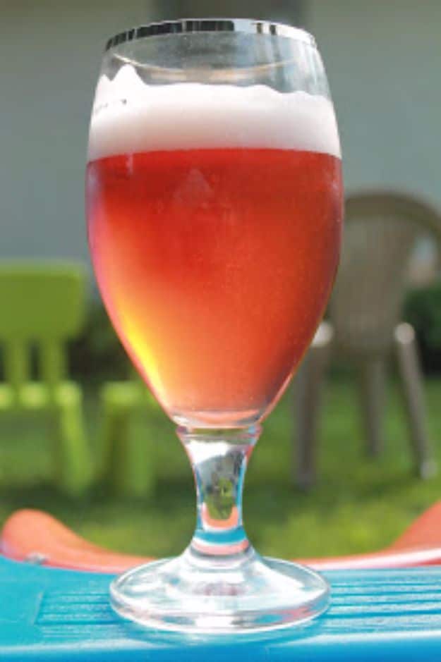 Best Homemade Beer Recipes - Raspberry Wheat Beer - Easy Homebrew Drinks and Brewing Tutorials for Craft Beers Made at Home - IPA, Summer, Red, Lager and Ales - Instructions and Step by Step Tutorials for Making Beer at Home #beer #beerrecipes