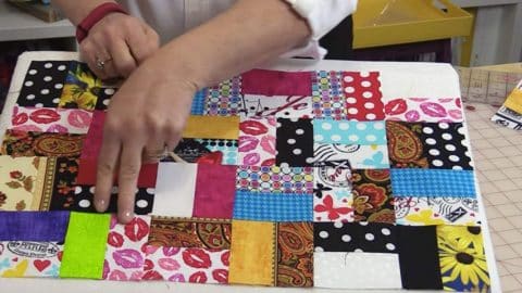 She Makes A Scrappy Quilt, An All Time Favorite, And It’s A Great Beginner Project! | DIY Joy Projects and Crafts Ideas