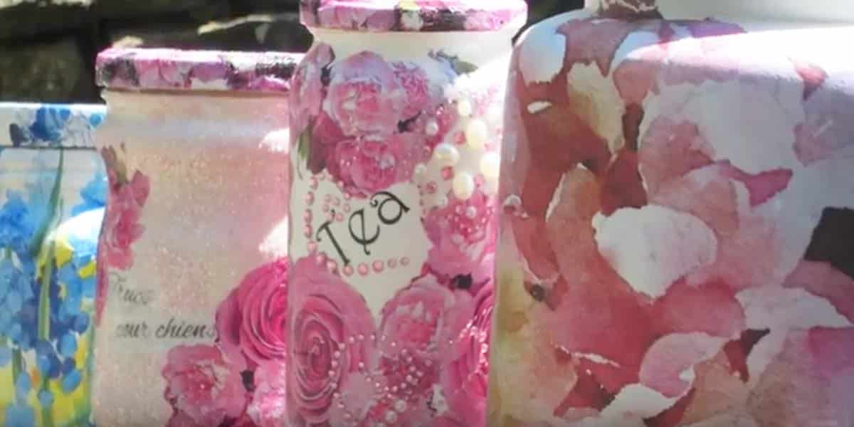 This 5 Minute Decoupage Project Will Net You The Prettiest Mason Jars Ever! | DIY Joy Projects and Crafts Ideas