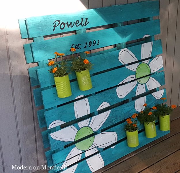 Best Country Crafts For The Home - Pallet Sign and Planter All In One - Cool and Easy DIY Craft Projects for Home Decor, Dollar Store Gifts, Furniture and Kitchen Accessories - Creative Wall Art Ideas, Rustic and Farmhouse Looks, Shabby Chic and Vintage Decor To Make and Sell 