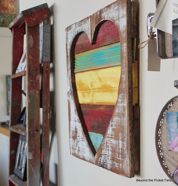 Best Country Decor Ideas - Reclaimed Wood Heart Art - Rustic Farmhouse Decor Tutorials and Easy Vintage Shabby Chic Home Decor for Kitchen, Living Room and Bathroom - Creative Country Crafts, Rustic Wall Art and Accessories to Make and Sell 