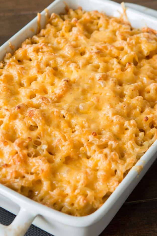 Best Country Cooking Recipes - Southern Macaroni And Cheese - Easy Recipes for Country Food Like Chicken Fried Steak, Fried Green Tomatoes, Southern Gravy, Breads and Biscuits, Casseroles and More - Breakfast, Lunch and Dinner Recipe Ideas for Families and Feeding A Crowd - Step by Step Instructions for Making Homestyle Dips, Snacks, Desserts #recipes