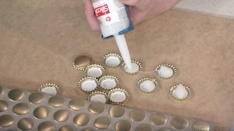 He Puts Bottle Caps On A Piece of Wood And You’ll Be Amazed By What He Makes (Brilliant!) | DIY Joy Projects and Crafts Ideas