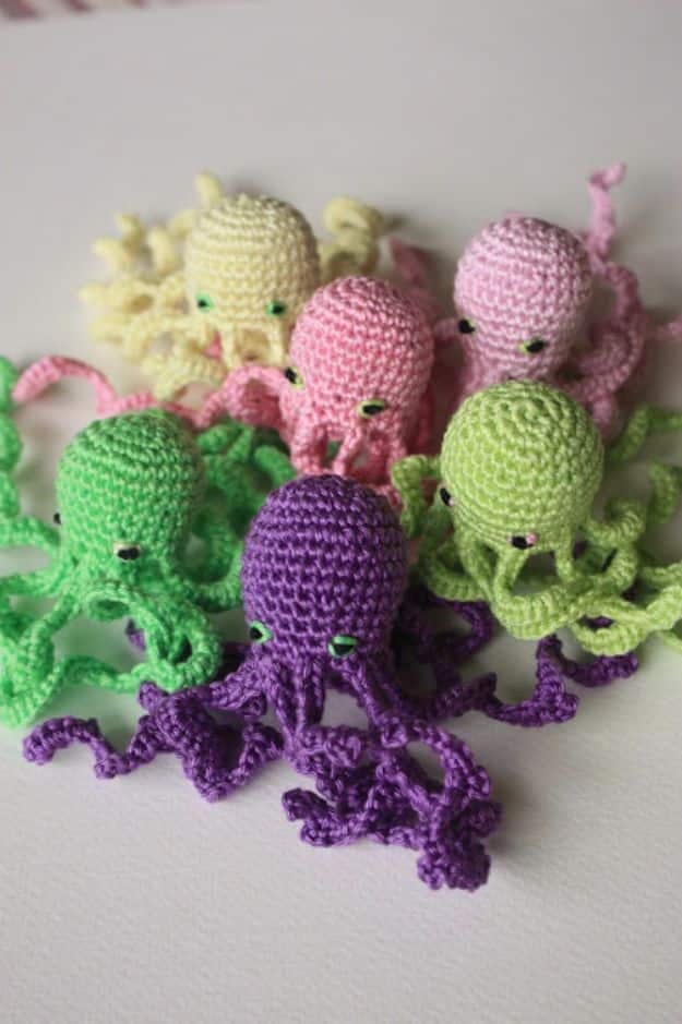 Free Amigurumi Patterns For Beginners and Pros - Amigurumi Seamless Octopus - Easy Amigurimi Tutorials With Step by Step Instructions - Learn How To Crochet Cute Amigurimi Animals, Doll, Mobile, Mini Elephant, Cat, Dinosaur, Owl, Bunny, Dog - Creative Ways to Crochet Cool DIY Gifts for Kids, Teens, Baby and Adults #amigurumi #crochet