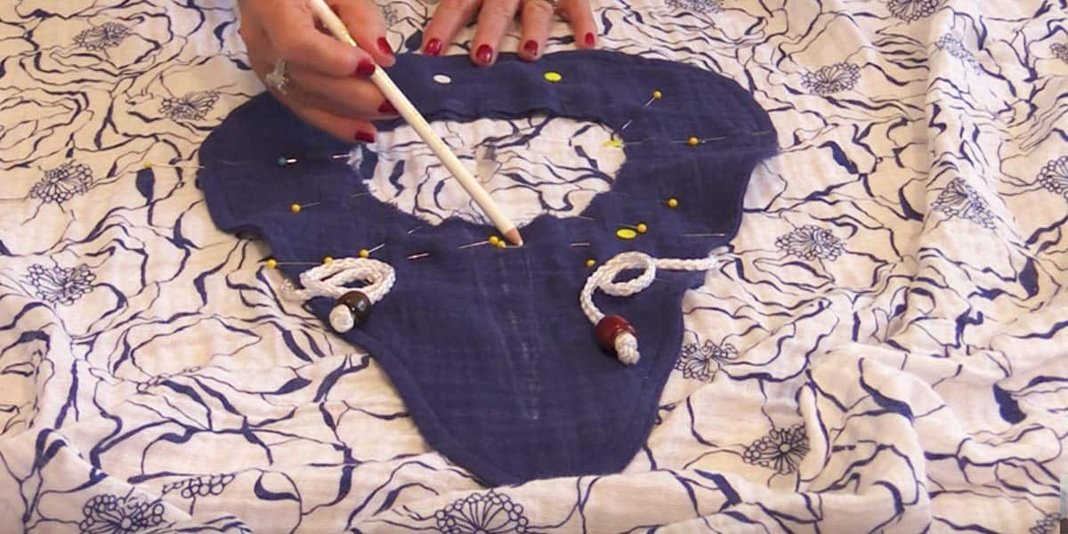 She Sews This Piece Of Fabric To Gauze And Finishes Up  A Cool Summer Item You Need! | DIY Joy Projects and Crafts Ideas