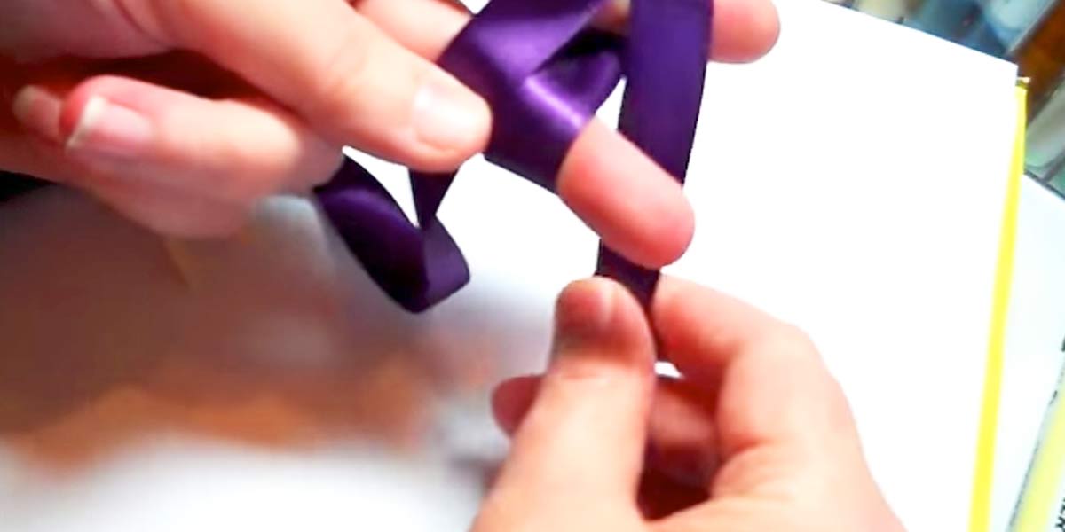 She Wraps Ribbon Around Her Fingers And What She Does Will Surprise You! | DIY Joy Projects and Crafts Ideas