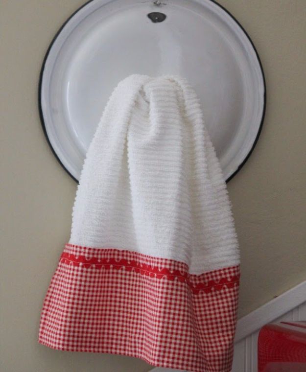 Country Crafts to Make And Sell - Enamelware Lid Kitchen Towel Holder - Easy DIY Home Decor and Rustic Craft Ideas - Step by Step Farmhouse Decor To Make and Sell on Etsy and at Craft Fairs - Tutorials and Instructions for Creative Ways to Make Money - Best Vintage Farmhouse DIY For Living Room, Bedroom, Walls and Gifts #craftstosell #countrycrafts #etsyideas