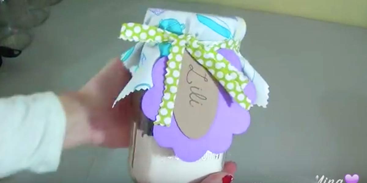 She Puts Cute Fabric And A Ribbon On A Mason Jar But Watch What She Puts Inside It! | DIY Joy Projects and Crafts Ideas