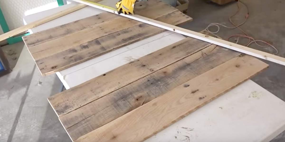 She Stains This Wood And What She Does Next Will Leave You Wanting This For Your Home | DIY Joy Projects and Crafts Ideas