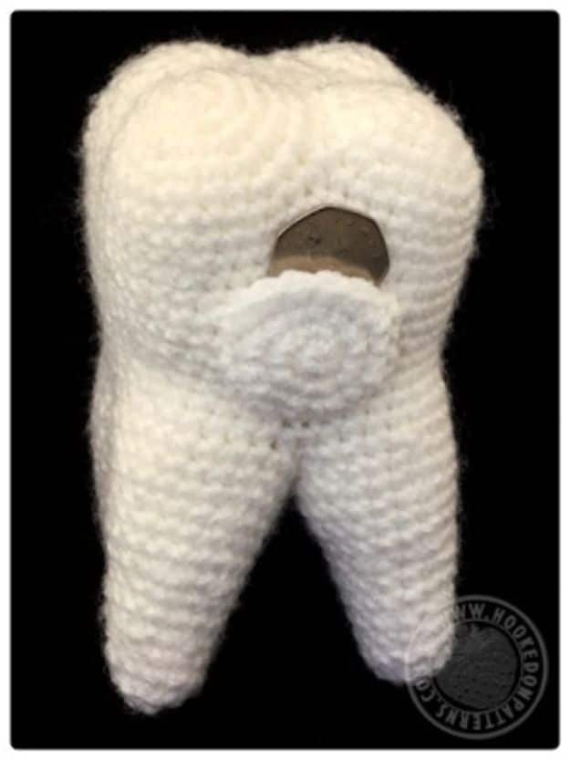 Free Amigurumi Patterns For Beginners and Pros - Sweet Tooth Amigurumi - Easy Amigurimi Tutorials With Step by Step Instructions - Learn How To Crochet Cute Amigurimi Animals, Doll, Mobile, Mini Elephant, Cat, Dinosaur, Owl, Bunny, Dog - Creative Ways to Crochet Cool DIY Gifts for Kids, Teens, Baby and Adults #amigurumi #crochet