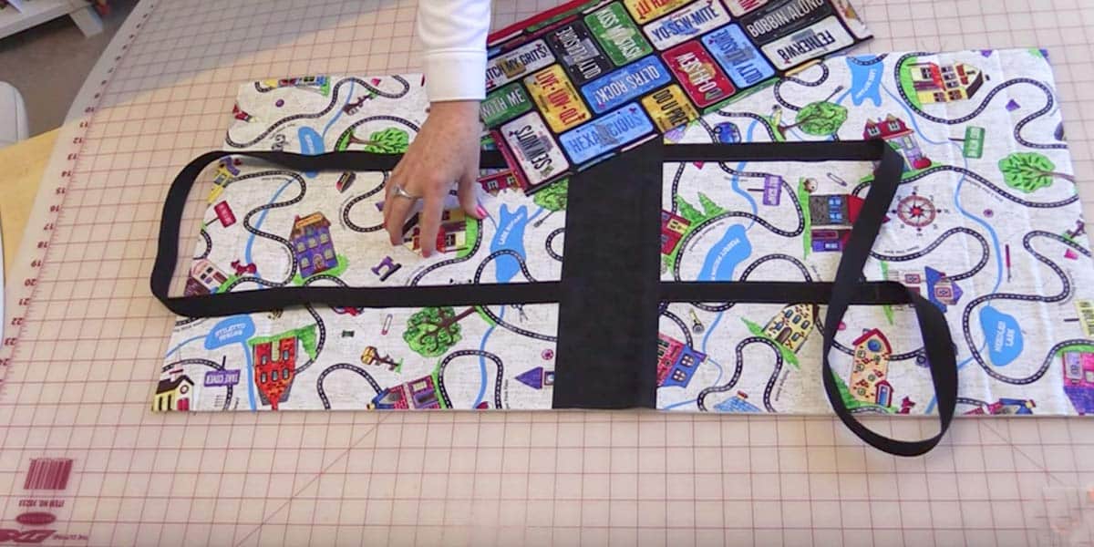 Sew This Travel Organizer That Grows When You Need Space! | DIY Joy Projects and Crafts Ideas