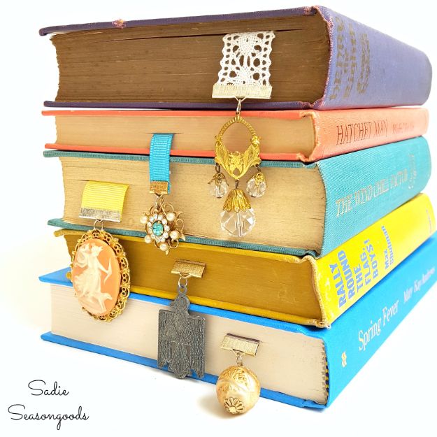 DIY Projects for Readers - Vintage Brooch Bookmarks - Book Storage, Bookmarks, Cool Bookshelves, Creative Projects Made With Books and For Book Lovers - Reading Lights, Bedside Table Ideas - Easy Crafts and DIY Ideas by DIY JOY 