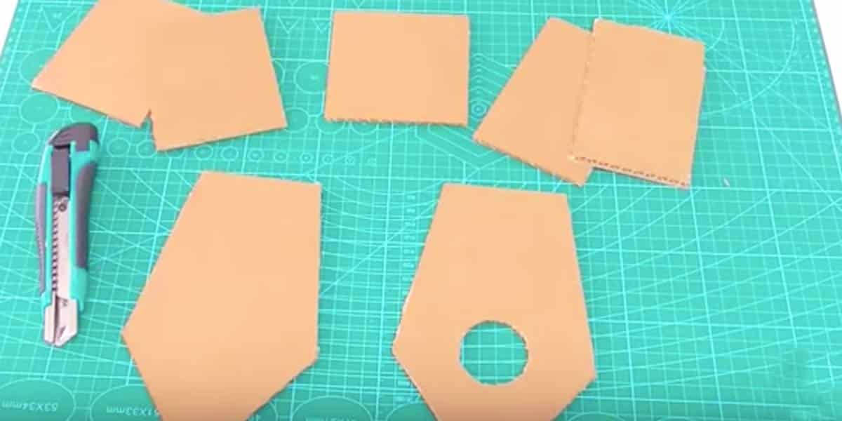 He Cuts Pieces Of Cardboard And What He Does Next Is Clever–You’ll Want At Least One! | DIY Joy Projects and Crafts Ideas