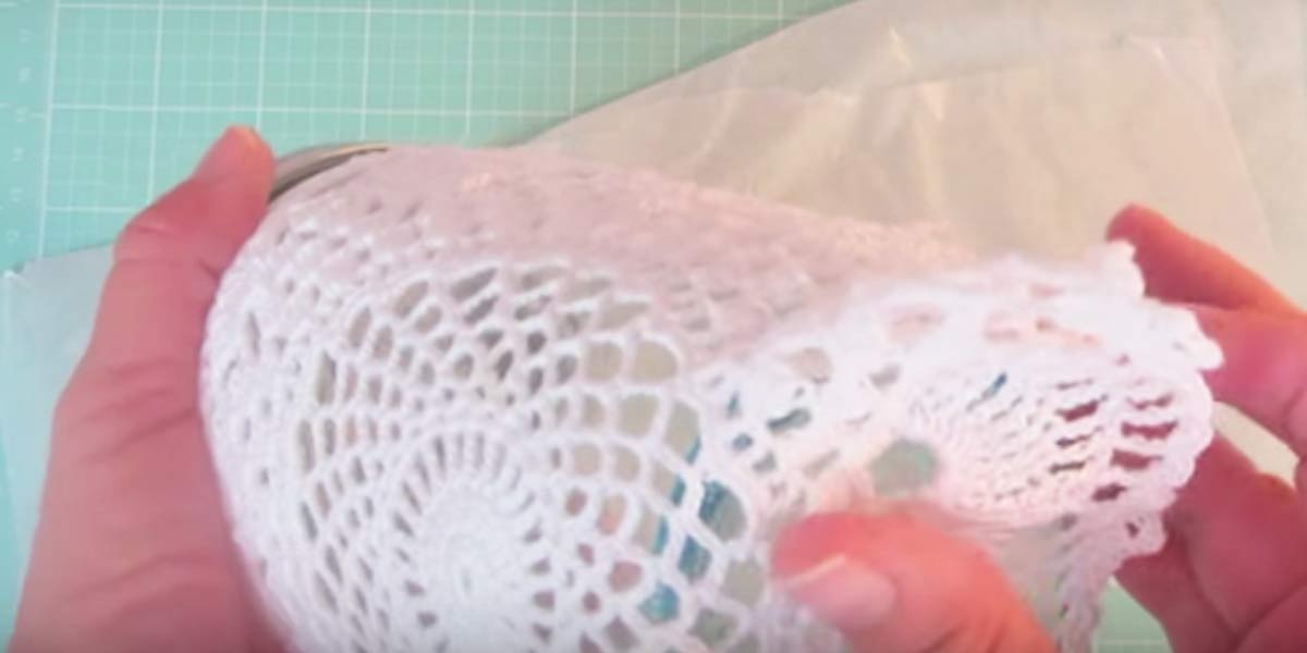 She Glues A Doily To A Mason Jar And You’ll Love What She Does Next! | DIY Joy Projects and Crafts Ideas