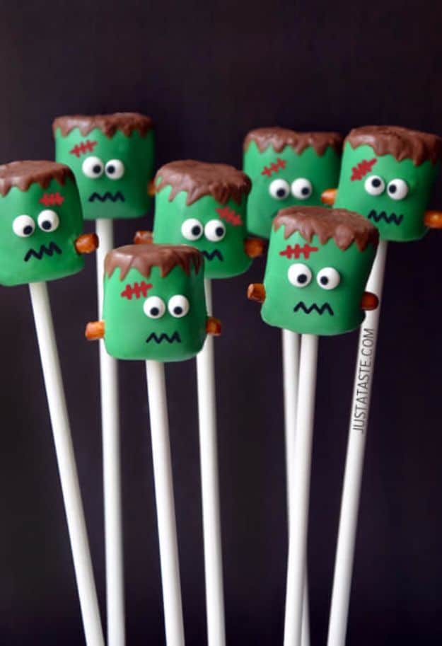 Best Halloween Party Snacks - Frankenstein Marshmallow Pops - Healthy Ideas for Kids for School, Teens and Adults - Easy and Quick Recipes and Idea for Dips, Chips, Spooky Cookies and Treats - Appetizers and Finger Foods Made With Vegetables, No Candy, Cheap Food, Scary DIY Party Foods With Step by Step Tutorials #halloween #halloweenrecipes #halloweenparty