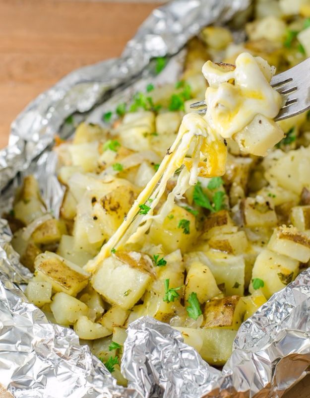 Tin Foil Camping Recipes - Grilled Cheesy Garlic Potatoes - DIY Tin Foil Dinners, Ideas for Camping Trips and On Grill. Hamburger, Chicken, Healthy, Fish, Steak , Easy Make Ahead Recipe Ideas for the Campfire. Breakfast, Lunch, Dinner and Dessert, Snacks all Wrapped in Foil for Quick Cooking #camping #tinfoilrecipes #campingrecipes