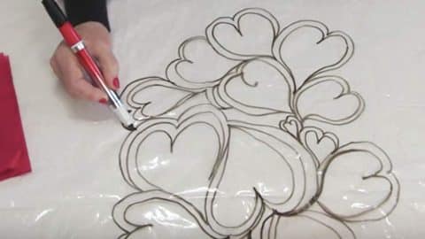 She Draws Hearts On Plastic — Watch Why And How She Does This. You’ll Heart It! | DIY Joy Projects and Crafts Ideas