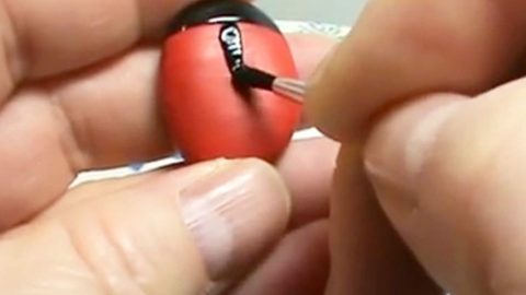She Paints A Rock Red And A Black Line In The Middle. Watch What She Does Next. Easy! | DIY Joy Projects and Crafts Ideas