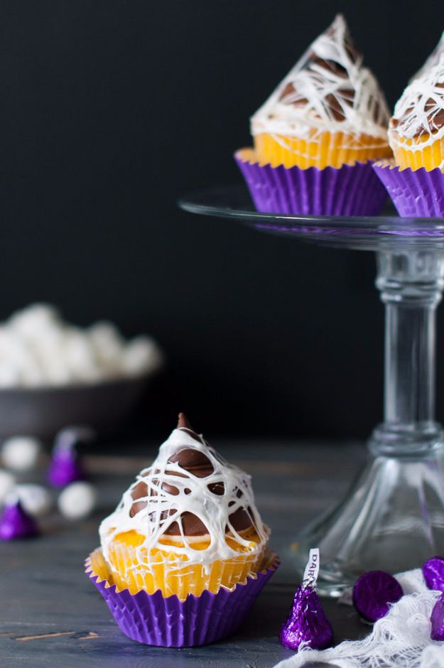 Best Halloween Party Snacks - Marshmallow Web Cupcake Topper - Healthy Ideas for Kids for School, Teens and Adults - Easy and Quick Recipes and Idea for Dips, Chips, Spooky Cookies and Treats - Appetizers and Finger Foods Made With Vegetables, No Candy, Cheap Food, Scary DIY Party Foods With Step by Step Tutorials #halloween #halloweenrecipes #halloweenparty