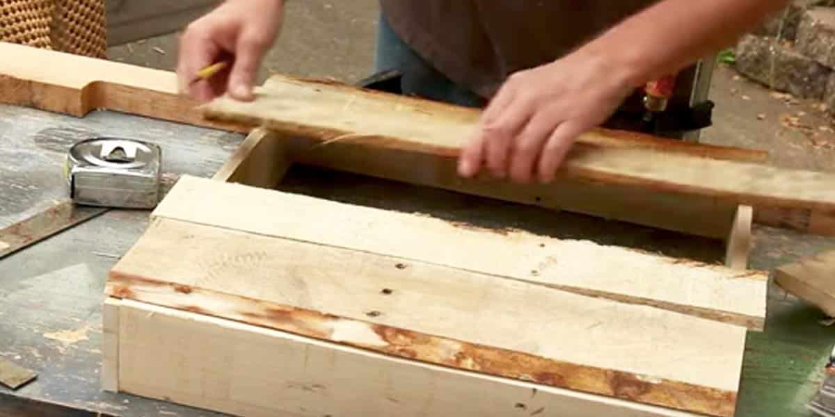 He Nails 4 Pallet Boards, Lays A Few Boards On Top Of That. Watch What He Does Next! | DIY Joy Projects and Crafts Ideas