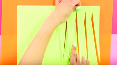 She Cuts Long Narrow Triangles In Green Card Stock And You’ll Love What She Does Next | DIY Joy Projects and Crafts Ideas