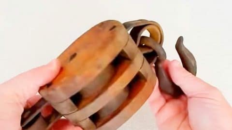 She Takes A Wooden Barn Pulley And What She Does With It Is Remarkable. Watch! | DIY Joy Projects and Crafts Ideas