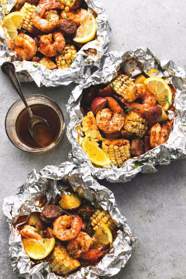 Tin Foil Camping Recipes - Shrimp Boil Foil Packs - DIY Tin Foil Dinners, Ideas for Camping Trips and On Grill. Hamburger, Chicken, Healthy, Fish, Steak , Easy Make Ahead Recipe Ideas for the Campfire. Breakfast, Lunch, Dinner and Dessert, Snacks all Wrapped in Foil for Quick Cooking #camping #tinfoilrecipes #campingrecipes