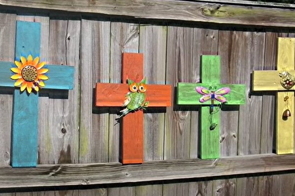 DIY Cross to Make For Backyard - How to Make A Wooden Cross Tutorial YouTube Video
