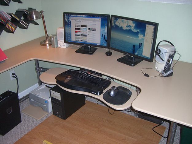 DIY Ideas for Your Computer - Build An Ergonomic Computer Desk - Cool Desk, Home Office, Bulletin Boards and Tech Projects for Kids, Awesome Tips and Tricks for Your Laptop and Desktop, Best Shortcuts and Neat Ways To Make Your Computer Even Better With Productivity Tips 