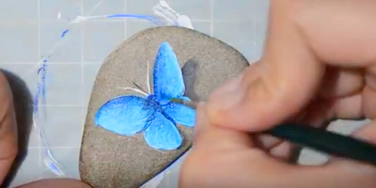 Rock Painting Is The Trending Craft Right Now. Watch This One Transform To See Why. | DIY Joy Projects and Crafts Ideas