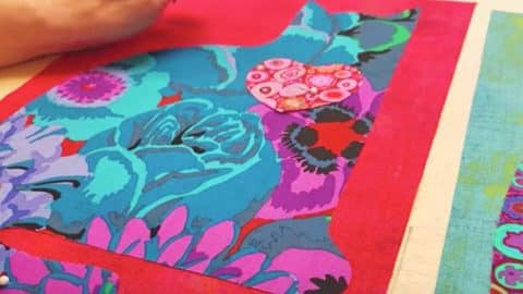 She Cuts Cat Shapes Out Of Fabric And You’ll Love What She Does Next! | DIY Joy Projects and Crafts Ideas