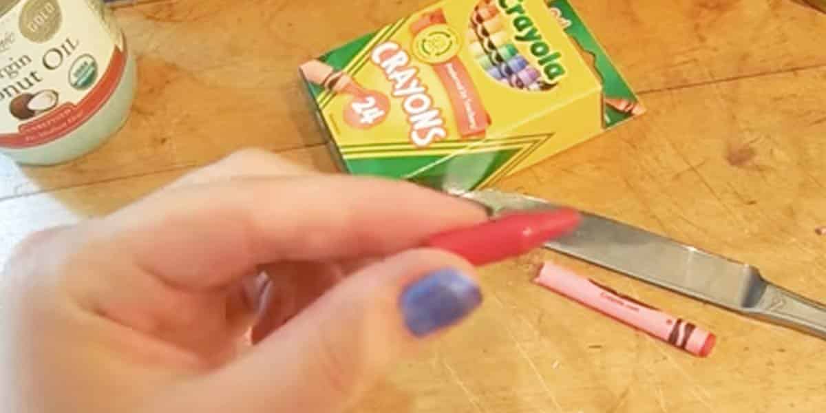 She Melts Her Kids Crayons And You Won’t Believe What She Makes With Them. Watch! | DIY Joy Projects and Crafts Ideas