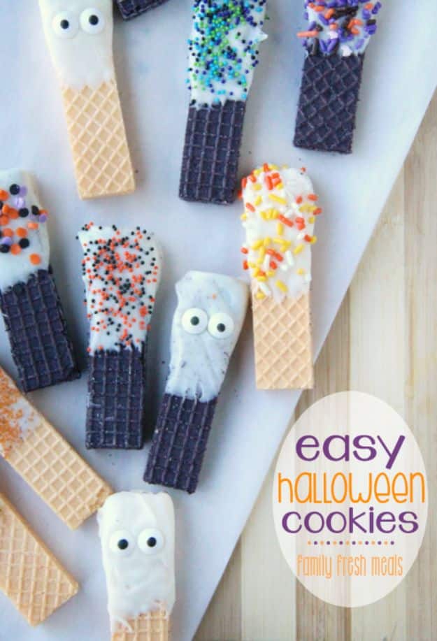 Cute Halloween Cookies - Easy Halloween Cookies - Easy Recipes and Cookie Tutorials for Making Quick Halloween Treats - Spooky DIY Decorated Ghosts, Pumpkins, Bats, No Bake, Spiders and Spiderwebs, Tombstones and Healthy Options, Kids and Teens Cookies for School #halloween #halloweencookies